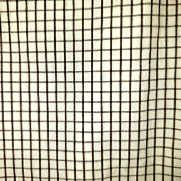 Black and White. Like new. Button down dress shirt - Picture 4 of 4